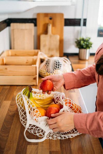 161934636